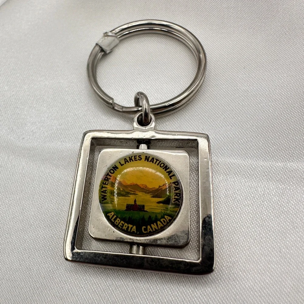 Vintage Y2K Waterton Lakes National Park Spinner Canada Flag Keychain